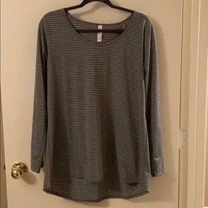 Lularoe Lynnae long sleeve tee